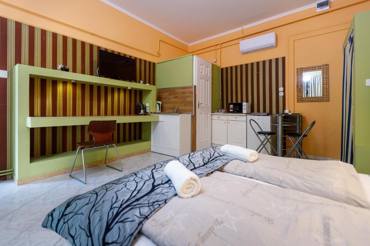 Central Apartman Gyula Extérieur photo