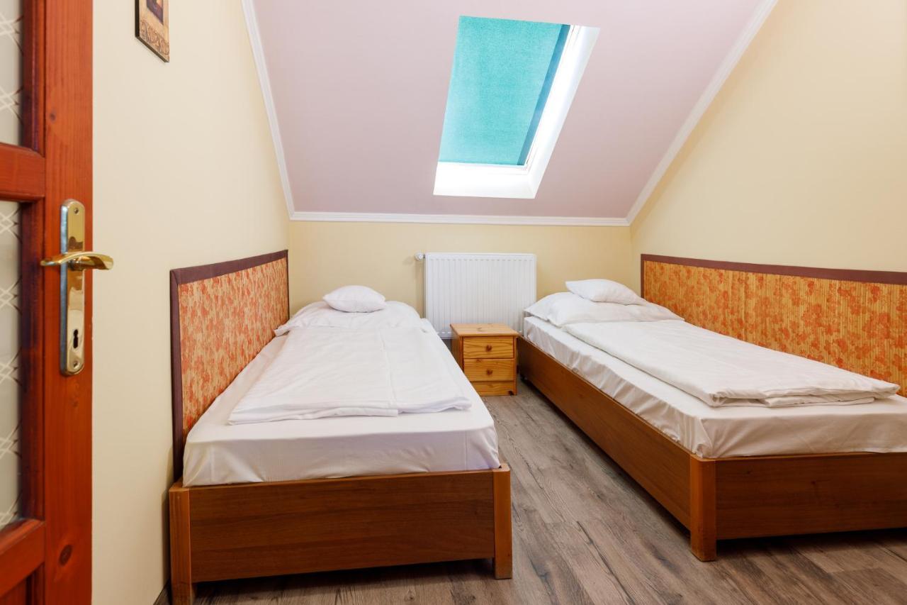 Central Apartman Gyula Extérieur photo