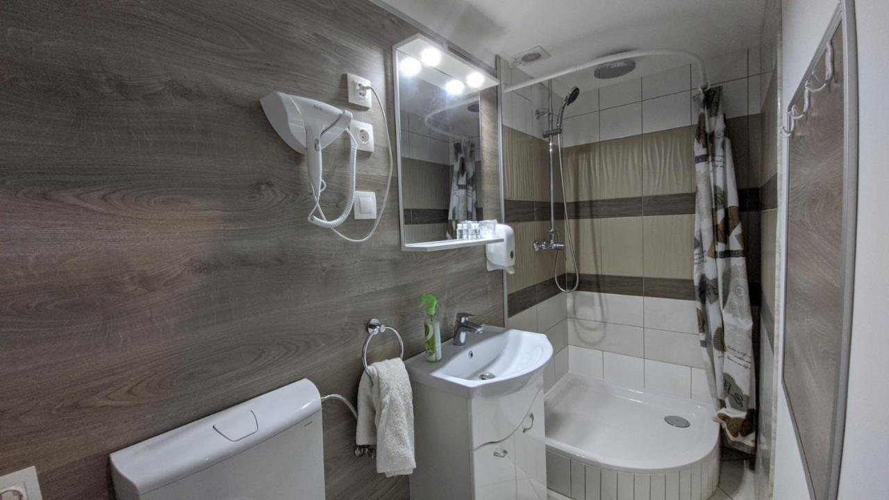 Central Apartman Gyula Extérieur photo