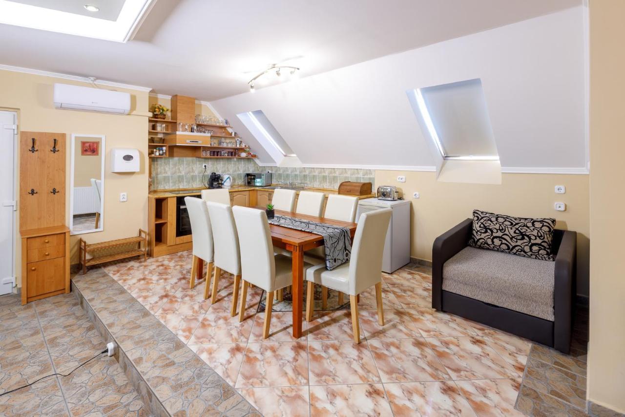 Central Apartman Gyula Extérieur photo
