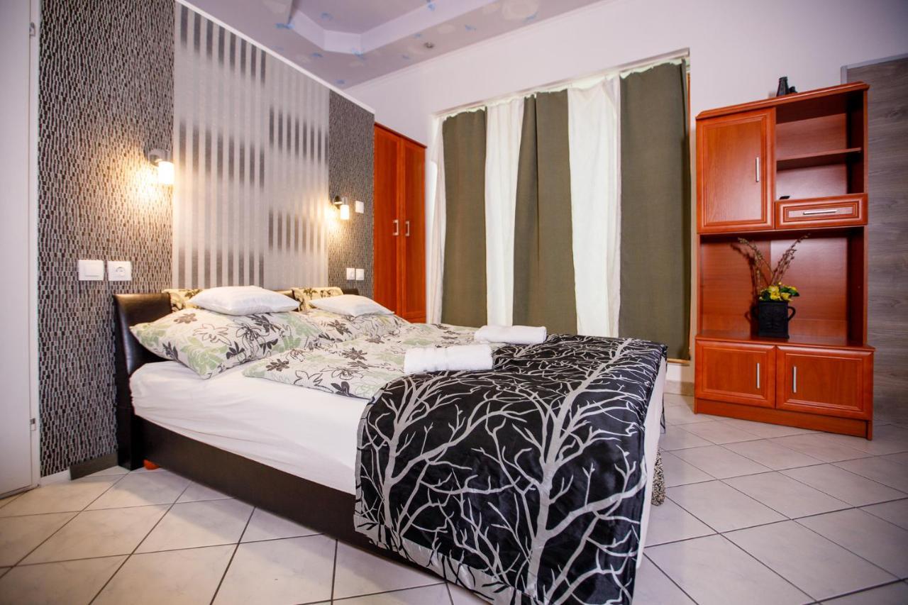 Central Apartman Gyula Extérieur photo