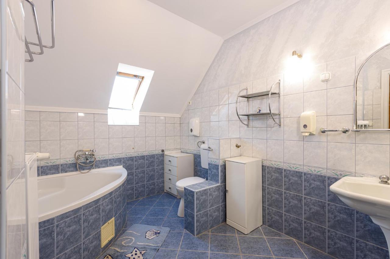 Central Apartman Gyula Extérieur photo