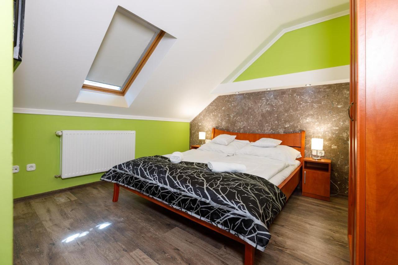Central Apartman Gyula Extérieur photo