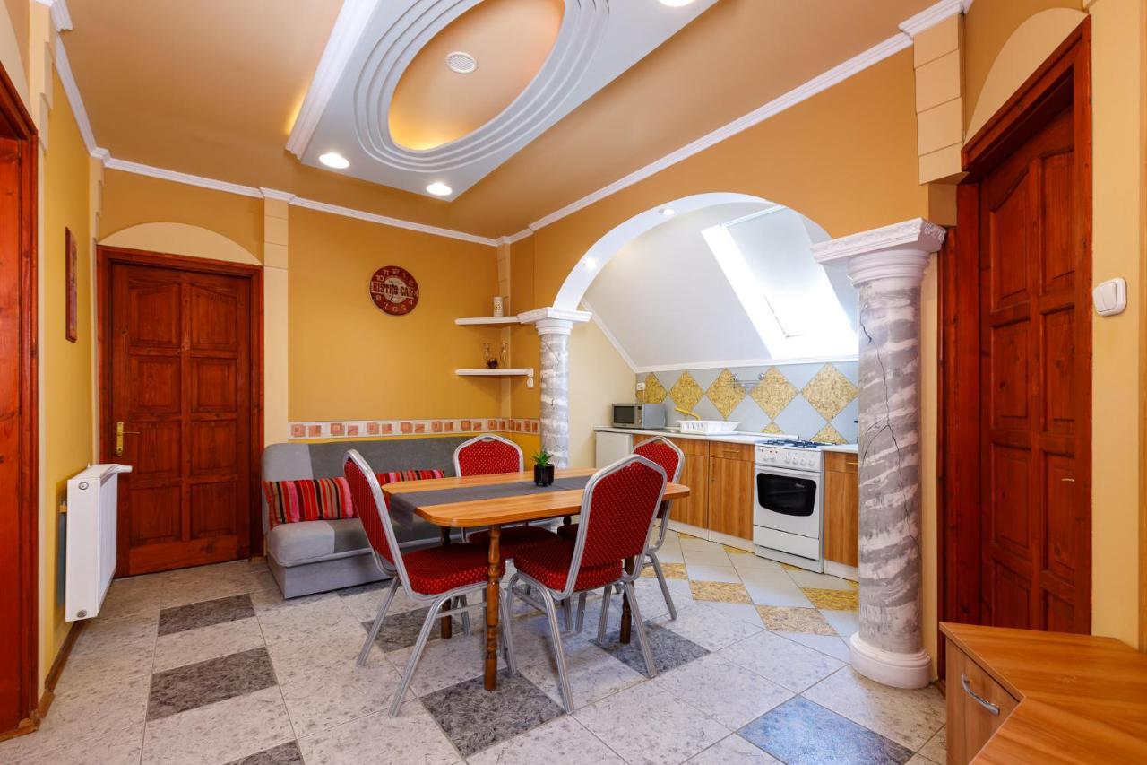 Central Apartman Gyula Extérieur photo