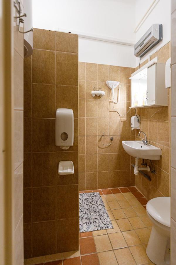 Central Apartman Gyula Extérieur photo