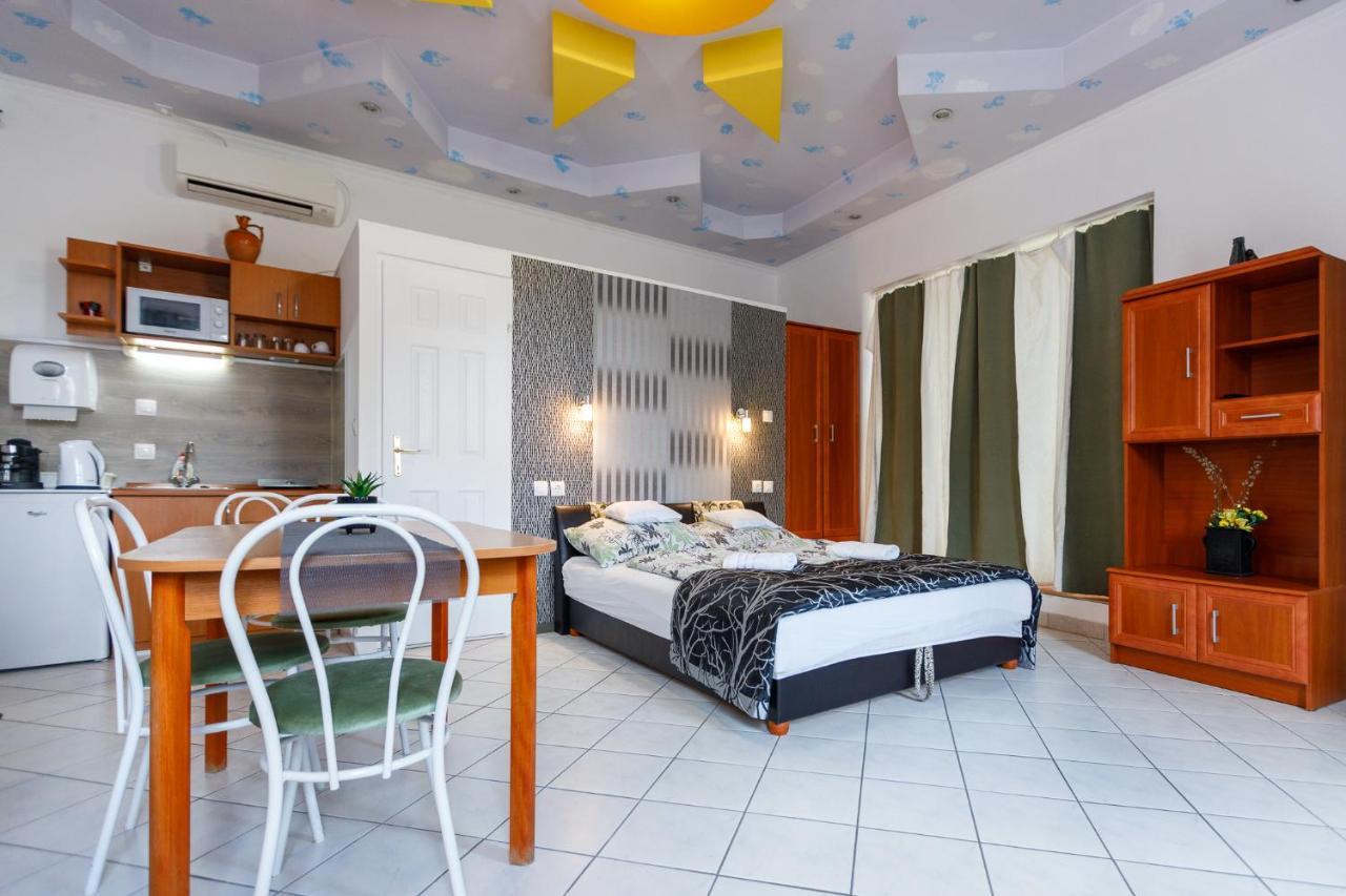 Central Apartman Gyula Extérieur photo
