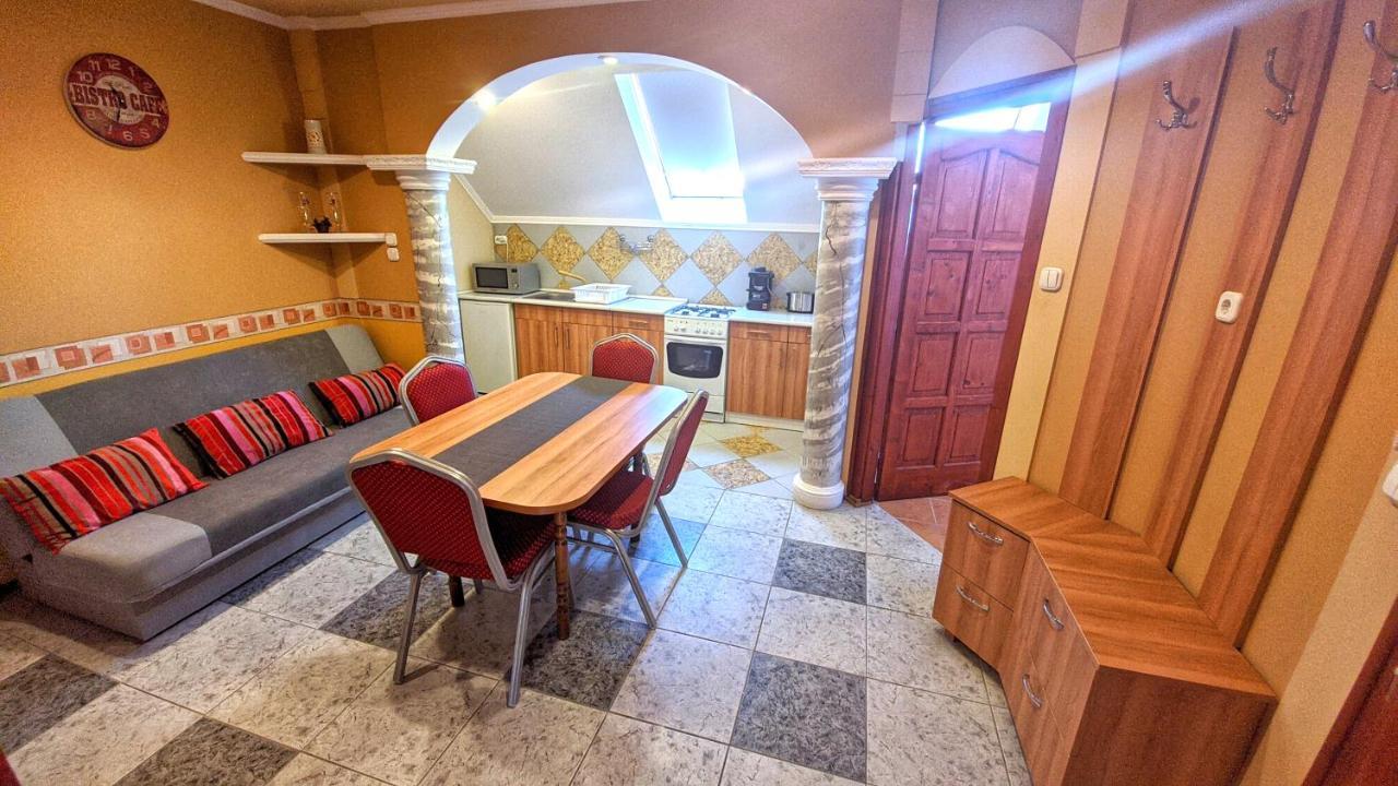 Central Apartman Gyula Extérieur photo