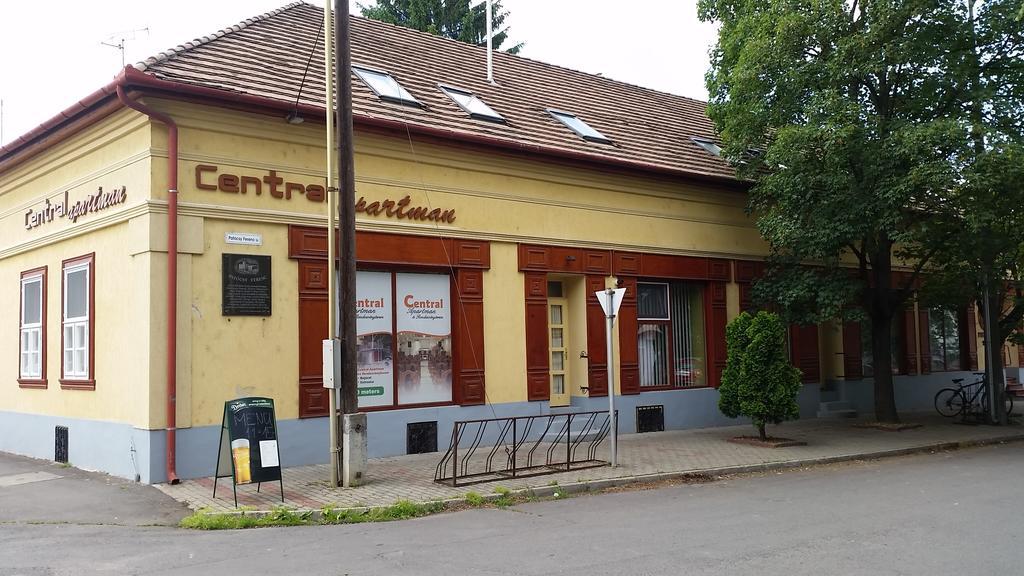 Central Apartman Gyula Extérieur photo
