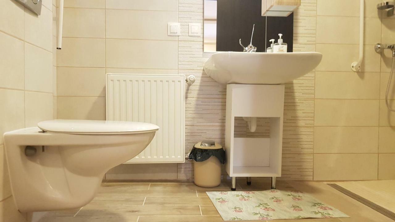 Central Apartman Gyula Extérieur photo